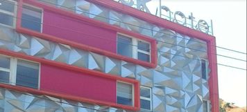 Others 2 Rock Hotel