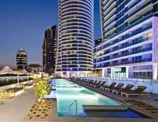 Others 2 Hilton Surfers Paradise Hotel & Residences