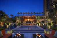 Swimming Pool Four Seasons Hotel Bahrain Bay