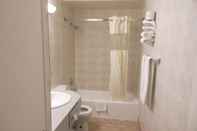 In-room Bathroom Hotel 89 Yorkville