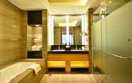 In-room Bathroom 6 Wyndham Shanghai Nanxiang