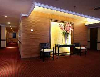 Lobby 2 Comfort Inn & Suites Sanlitun, Beijing