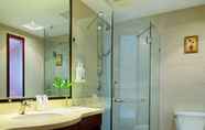 In-room Bathroom 4 Best Western Jianghua Hotel Ningbo