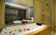 ห้องน้ำภายในห้อง 5 Best Western Jianghua Hotel Ningbo