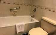 Toilet Kamar 3 King Wing Hot Spring International Hotel