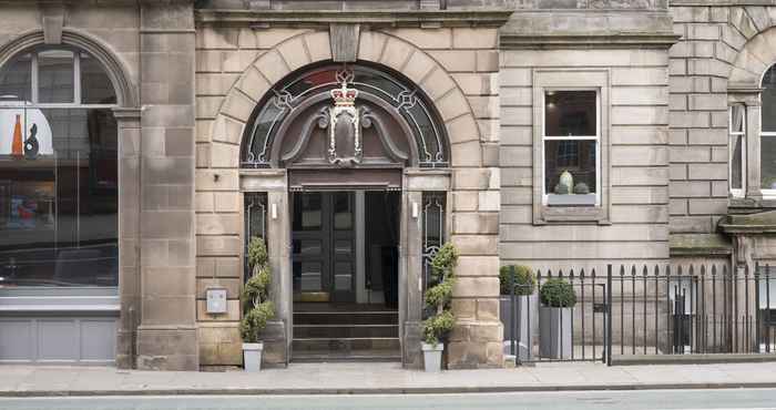 Exterior Fountain Court Apartments - Royal Garden