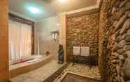 Toilet Kamar 4 Tegal Sari Accomodation