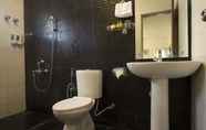 In-room Bathroom 4 FabHotel Iberis Sholinganallur