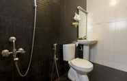 ห้องน้ำภายในห้อง 5 FabHotel Iberis Sholinganallur