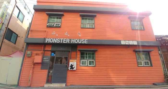 Lainnya Monster Guesthouse