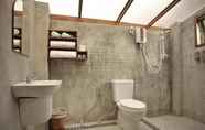 In-room Bathroom 4 Tarnjedton Pai Resort