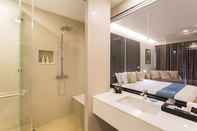 Phòng tắm bên trong Aonang Cliff Beach Suites and Villas
