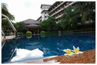 Swimming Pool Phanhin Regent Executive Residence