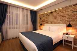 Santa Lucia Hotel, ₱ 3,429.38