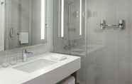 In-room Bathroom 6 Four Points By Sheraton Istanbul Dudullu