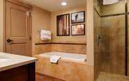 Toilet Kamar 7 Sheraton Steamboat Resort Villas