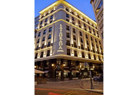 ภายนอกอาคาร Lasagrada Hotel