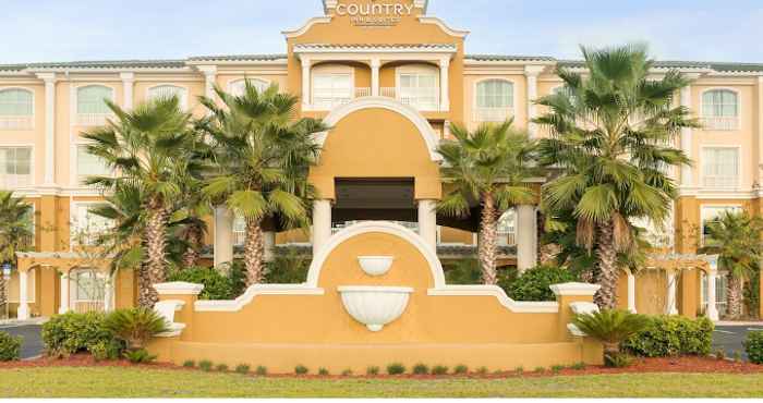 Swimming Pool Country Inn & Suites by Radisson, Port Orange-Daytona, FL