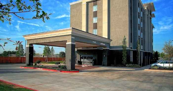 Bangunan Hampton Inn & Suites Moore