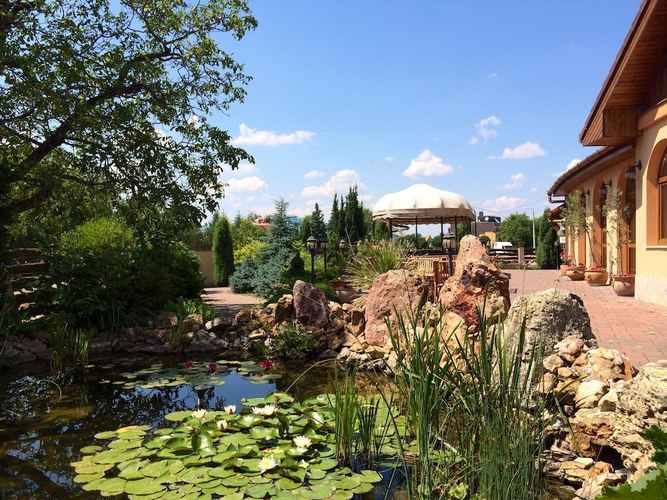 Platan Garden Restaurant Rooms Puspokladanyi Jaras Hungary