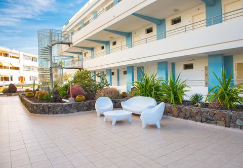 Lain-lain Dolores - Adults Recommended