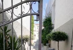 Others 6 Pothos Hotel