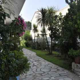 Aphrodite 1, Dimos Alonnisosホテル