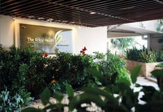 อื่นๆ 5 999 Royal Suites & Towers