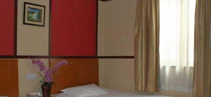 Others 2 Fengye Super8 Lujiazui