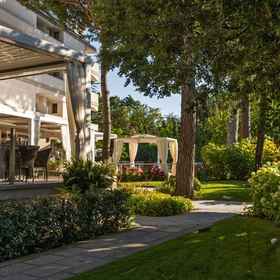 Khách sạn St.Mauritius 1, Khách sạn Massarosa