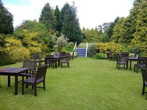 기타 4 Cross Hands Hotel