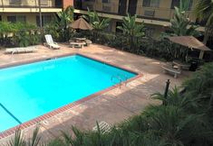 Others 4 American Inn & Suites