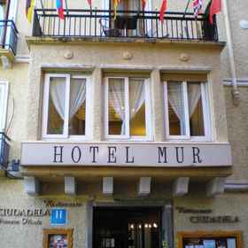Hotel Mur 1, 酒店 托雷拉里韦拉