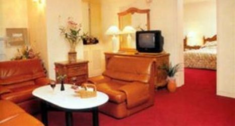 Others 2 New Kyung Nam