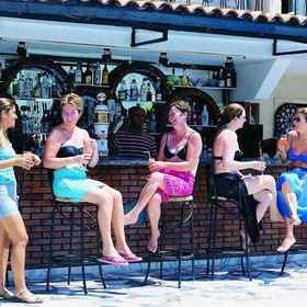 ซาฮิน ยูวาซี 1, โรงแรม & ที่พัก บ้านพระแม่มารี