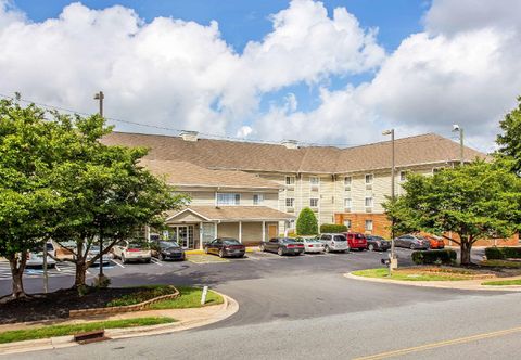 Others Suburban Studios near University of North Carolina-Charlotte