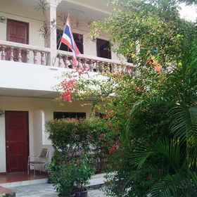 Patong Peace Hostel 1, Hotel Beyond Seafood