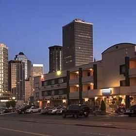 Sixth Avenue Inn1 , 飯店口香糖墙