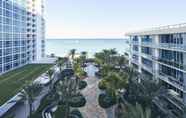 Swimming Pool 4 Carillon Miami Wellness Resort