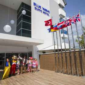 Khách sạn Blue Wave Suite 1, Khách sạn Nhà thờ Thánh Nicholas