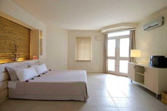 기타 4 Justiniano Fuga Fine Times