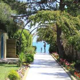 Ring Beach Hotel1 , 飯店Balmy Beach resort