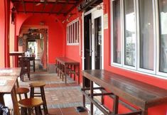 Others 5 Inncrowd Backpackers 2