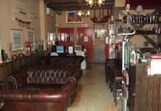 อื่นๆ 6 Summer Tavern