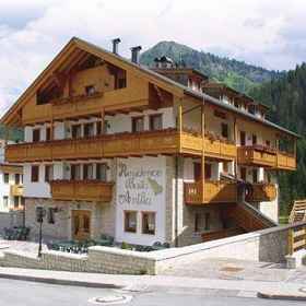 เรสซิเดนซ์ ไบต้า แอนทเลีย 1, โรงแรม & ที่พัก Ospitale di Cadore