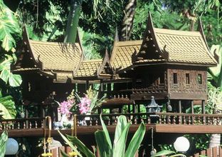 Bên ngoài The Thai House