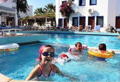 Others 5 Mavi Yakamoz