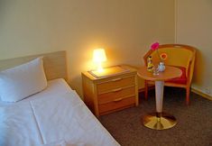 Others 6 Amadeus Am Kurfurstendamm