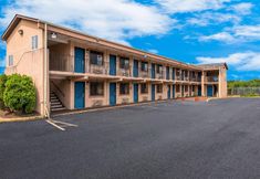 Others 2 Red Carpet Inn