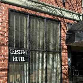 Crescent Hotel 1, Khách sạn Museum of the Moving Image